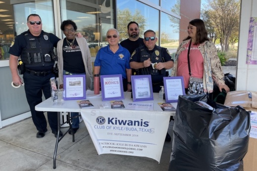 Kyle-Buda Kiwanis Club members and the Kyle Police Department participate in Pillows of Peace