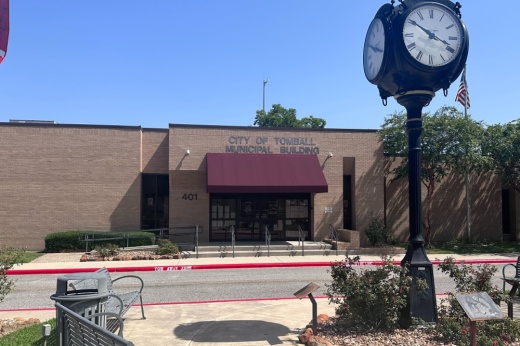 tomball city hall exterior