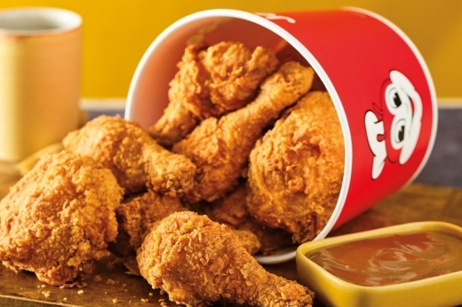 Fried chicken in a Jollibee bucket