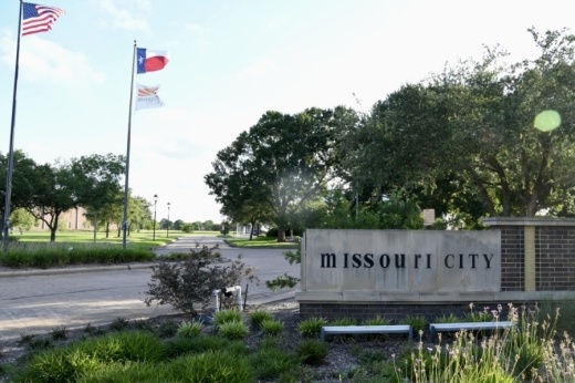 The photo shows a Missouri City sign.