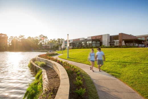 Don't Axe—an ax-throwing venue with a full restaurant and bar serving Southern cuisine and craft cocktails—is coming soon to Kings Harbor. (Courtesy Kings Harbor)
