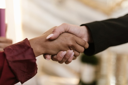 Hand shake