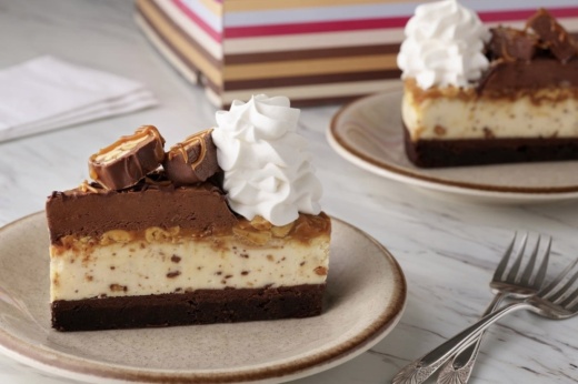 cheesecake on a plate