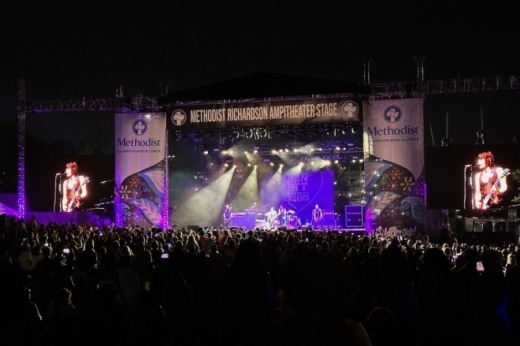 stage and crowd at richardson's music festival