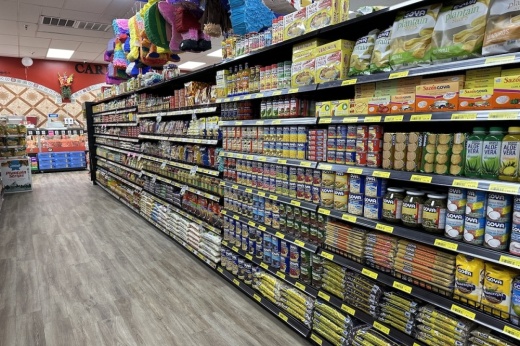 Poco Loco Supermercado aisle