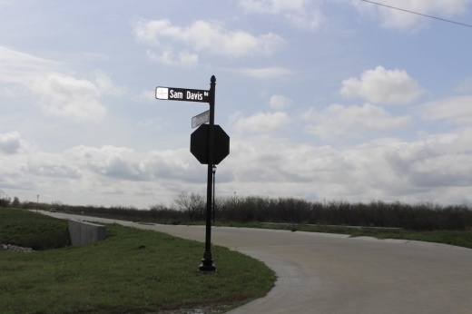 Picture of a street sign.
