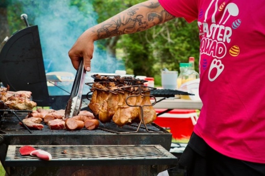 Easter park visitor prepping food