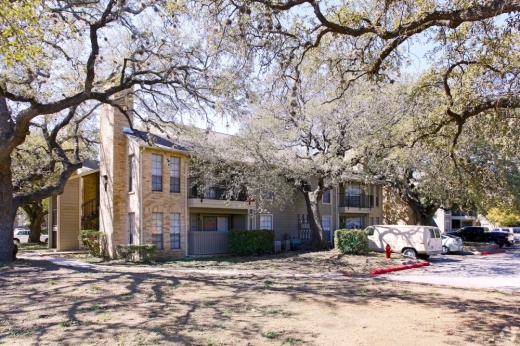 Towering Oaks Apartments