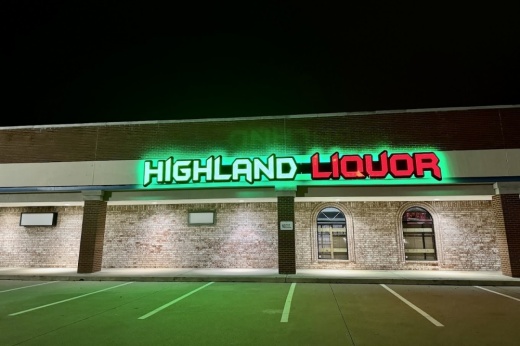 Storefront of Highland Liquor