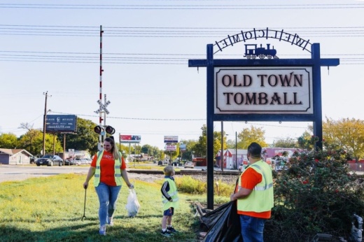 cleaning up streets in Tomball