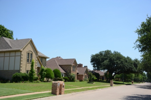 Houses in a Plano neighborhood
