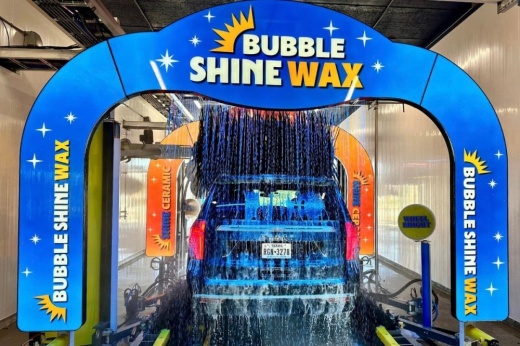 Shine Club Express' deluxe wash includes a bubble shine wax, shine foam bath and tire dressing. (Courtesy Shine Club Express)