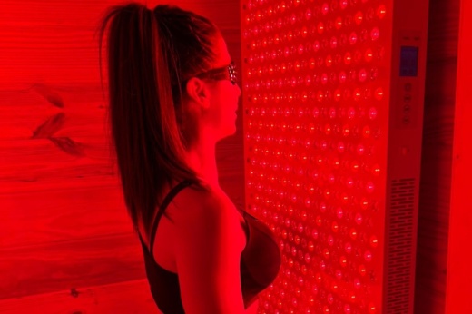 Core Recovery Lounge offers wellness recovery services such as red light therapy—with potential health benefits including skin and mental health, reduced infalmmation and faster recovery, per the business' website. (Courtesy Core Recovery Lounge)