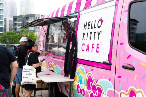 People at the Hello Kitty Cafe truck