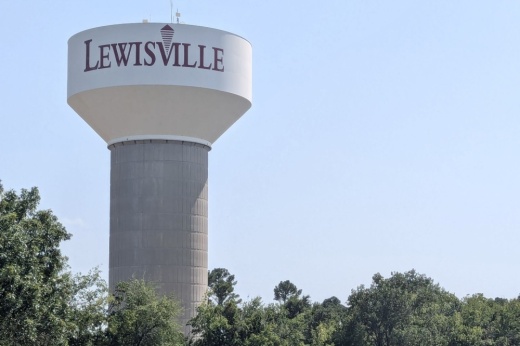 Water tower in Lewisville