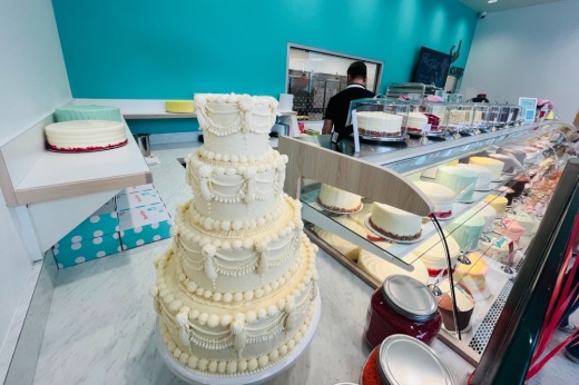 SusieCakes offers customers a variety of homemade dessert options, including cakes, cupcakes and cookies. (Haley McLeod/Community Impact)