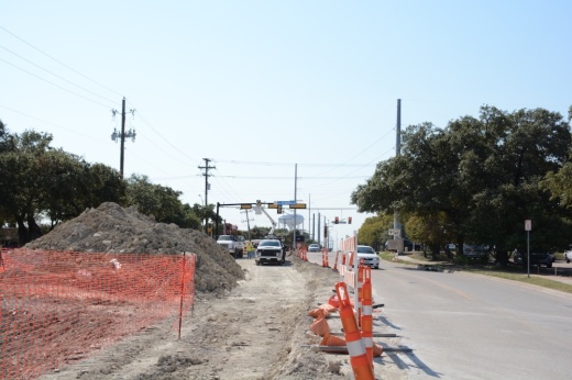 Gas line repairs are ongoing along North Glenville Drive between East Arapaho Road and East Collins Boulevard in Richardson, with construction expected to wrap up by the end of November.