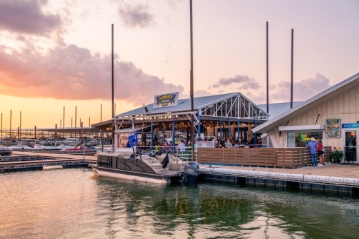 Charlie's Lakeside Bar and Grill