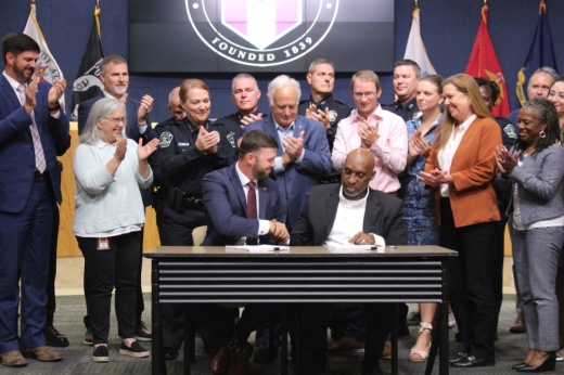 Austin police contract signing