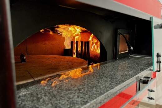 Mangiamo Market Deli & Pizzeria offers a wood-fire oven for pizzas. (Courtesy Mangiamo Market Deli & Pizzeria)
