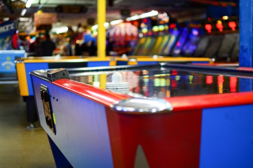 Arcade air hockey table