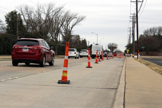 The outside lane of westbound 15th Street in Plano is currently closed. (Karen Chaney/Community Impact)