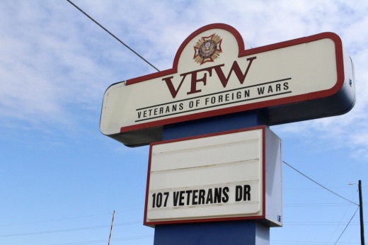 A photo of VFW sign