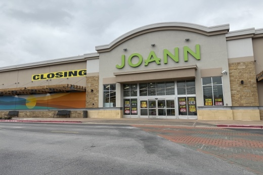 An image of the outside of the North Austin Joann location.