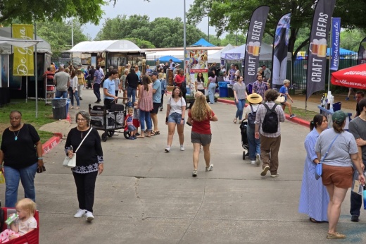 People at the Cottonwood Art Festival