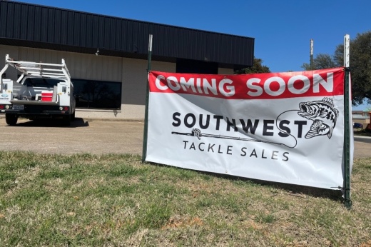 opening soon sign in Grapevine