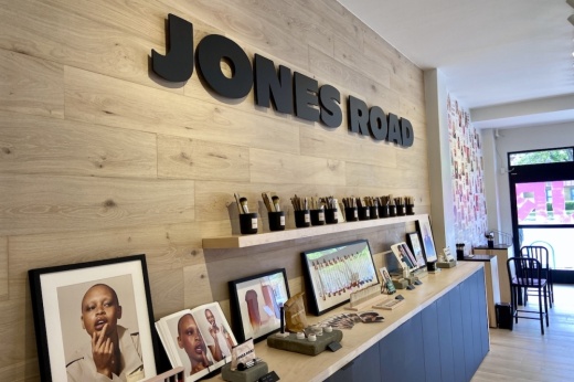 Jones Road on South Congress Avenue offers makeup, skin care and a variety of makeup services. (Sarah Hernandez/Community Impact)