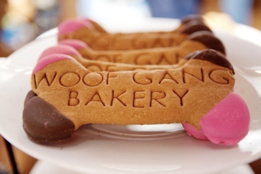 Woof Gang Bakery & Grooming offers spa services, gourmet treats, pet food, toys and other products for all dog breeds and coat types, according to its website. (Courtesy Woof Gang Bakery & Grooming)