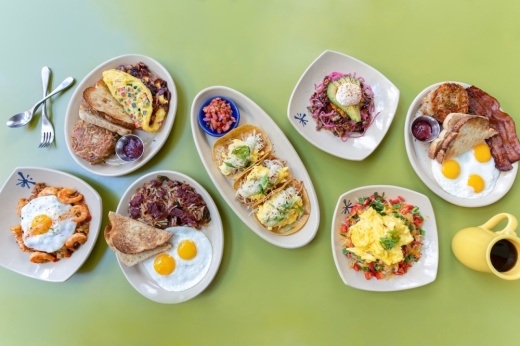 Snooze an A.M. Eatery serves a variety of breakfast items, including omelettes, pancakes, tacos, bowls and more. (Courtesy Snooze an A.M. Eatery)