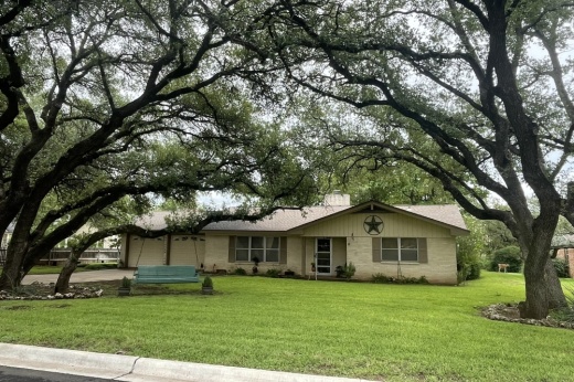 Homes in Gabriel Heights are located on larger lots and are surrounded by mature trees. (Claire Shoop/Community Impact)