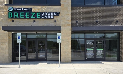 the exterior of a breeze urgent care