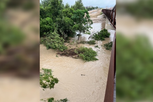 Floodwaters significantly raised the water levels of the San Gabriel River near Liberty Hill. (Denise Seiler/Community Impact)