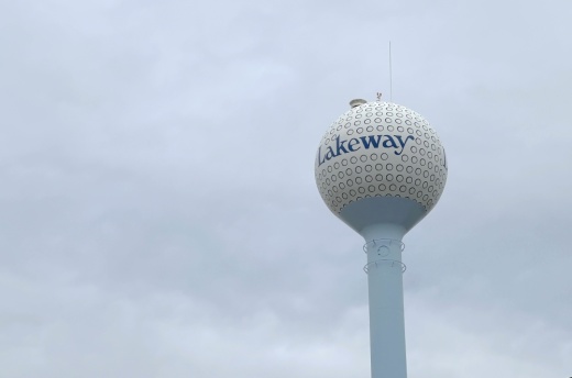 water tower reading "Lakeway"