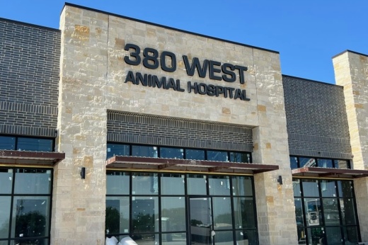 380 West Animal Hospital exterior