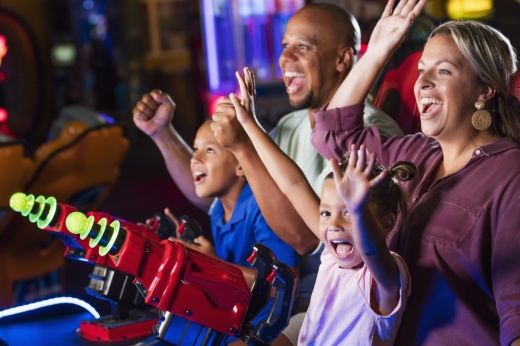 Designed with state-of-the-art technology-driven attractions, the venue will offer an array of activities including bowling, laser tag, axe throwing, arcade games and virtual reality. (Courtesy Lumos)