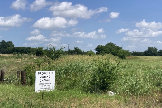 The proposed 373.5-acre Prosper Oaks housing development is planned to have a maximum of 800 homes split between two tracts, east and west. (Jacquelyn Burrer/Community Impact)
