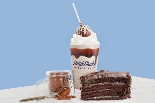 milkshake and chocolate cake