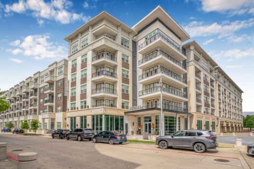 Ovation at Galatyn Park exterior