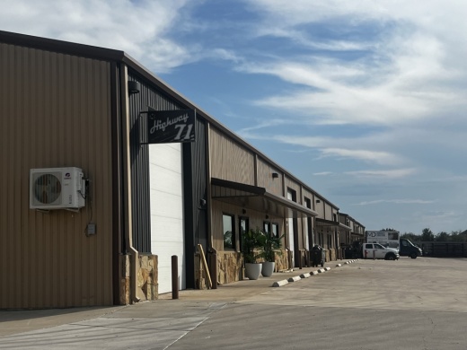 The brewery opened Sept. 6, offering drinks and entertainment options. (Karoline Pfeil/Community Impact)