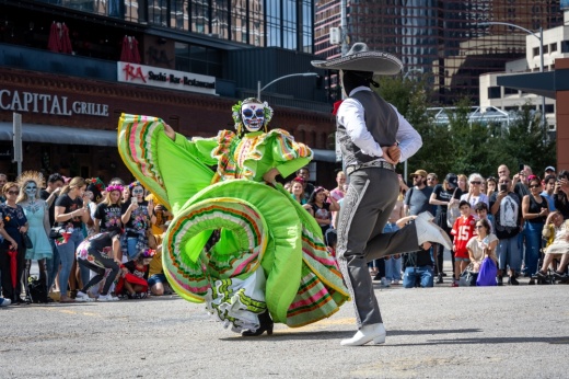 folklorico dancers at a festival