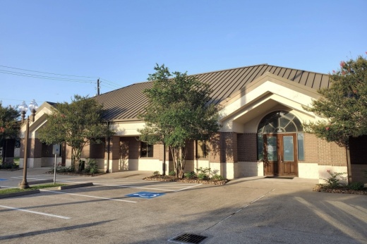 Exterior building of Century 21