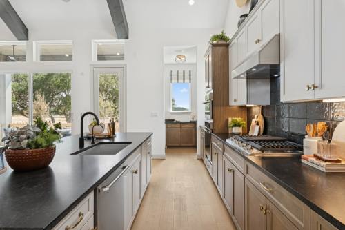 Windsong in Boerne, David Weekly Kitchen