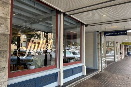 Juliet Italian Kitchen in downtown Georgetown will be pausing dining services at the restaurant as it transitions into new private event venue. (Gracie Warhurst/Community Impact)