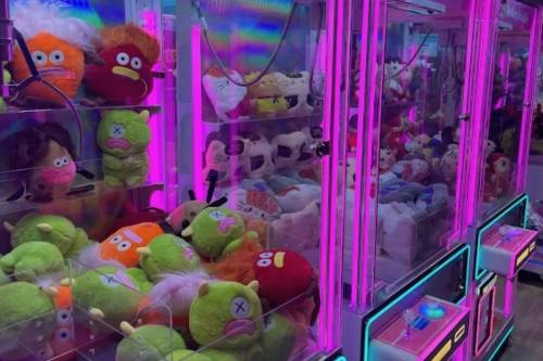 A photo of toy claw machines