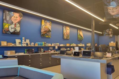 Interior of Discount Electronics