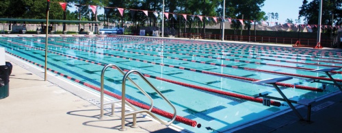 The outdoor pool at Fleet Swim Club can be set for both short-course and long-course training.